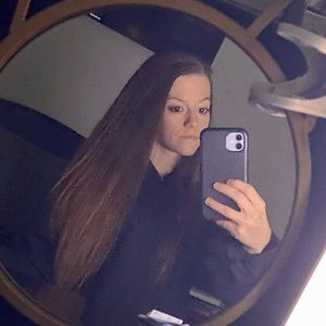 Meet your Posher, Courtney